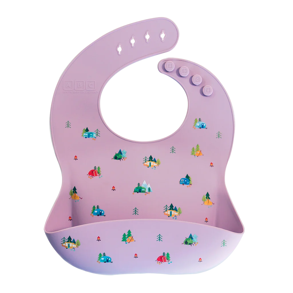 violet feeding bib with front pocket in camping print